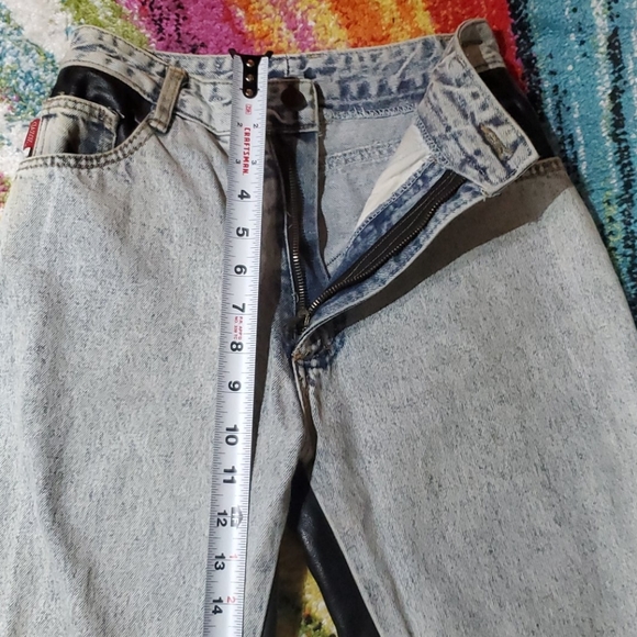 VINTAGE JEANS WTH A HEART SHAPE ON THE BACKSIDE - Picture 10 of 16